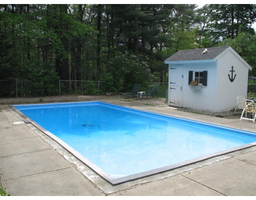 615 Holyoke Road Westfield, MA 01085 - Photo 10 of 11 Gallery Image 10