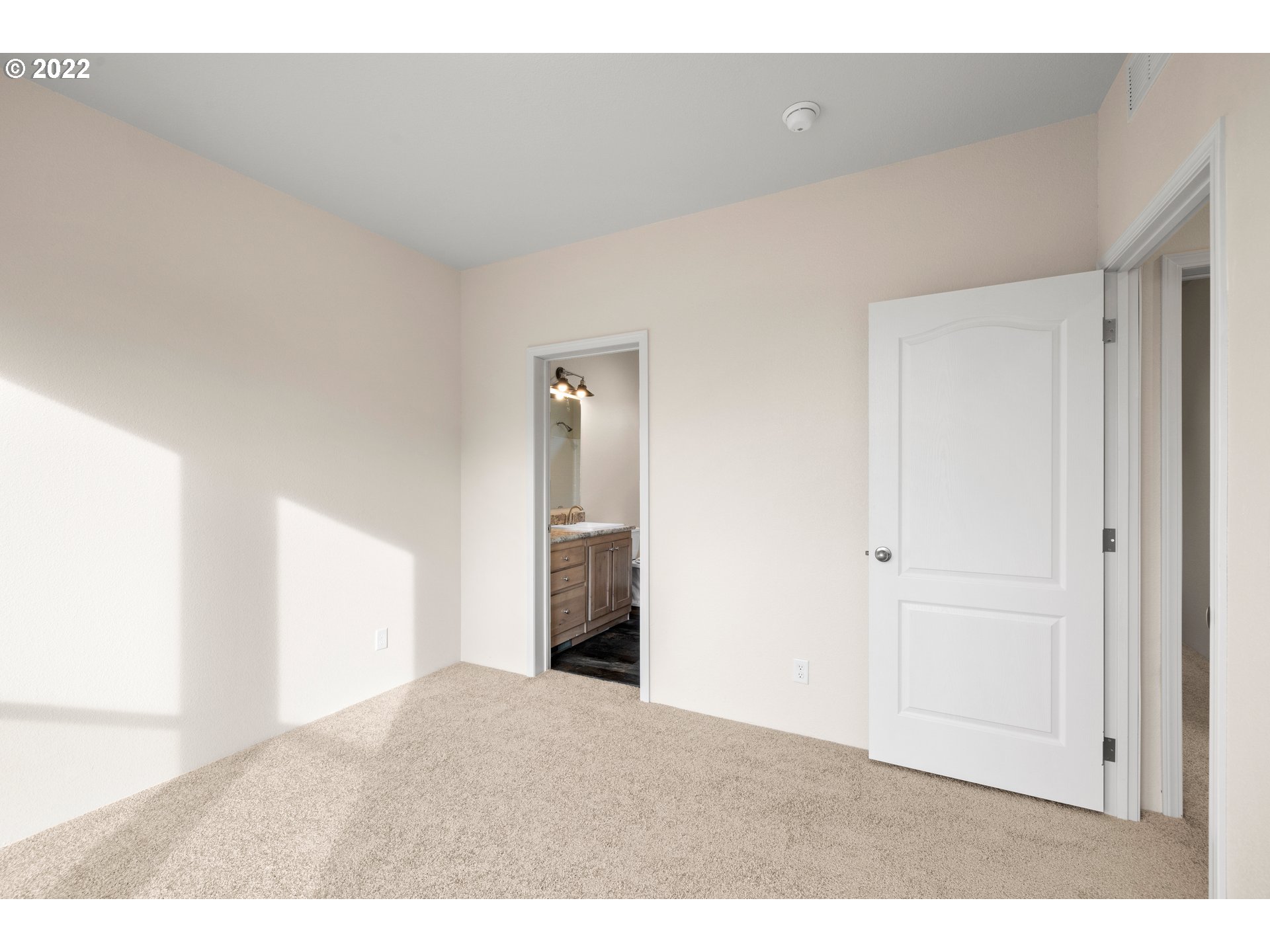 9700 Southwest Tualatin Road, Unit 12 Tualatin, OR 97062 - Photo 13 of 30 a view of an empty room