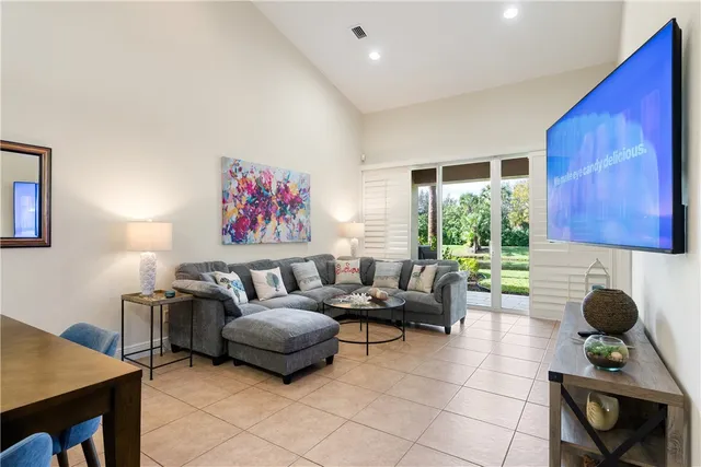 $369,999 | 4325 Cross Court, Vero Beach, FL 32967