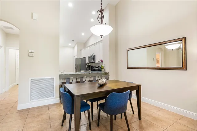 $369,999 | 4325 Cross Court, Vero Beach, FL 32967