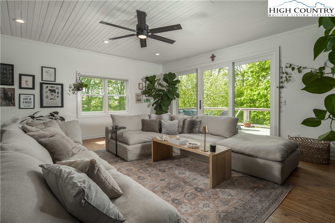 582 Sunny Chestnut Forest Boone, NC 28607 - Photo 11 of 50