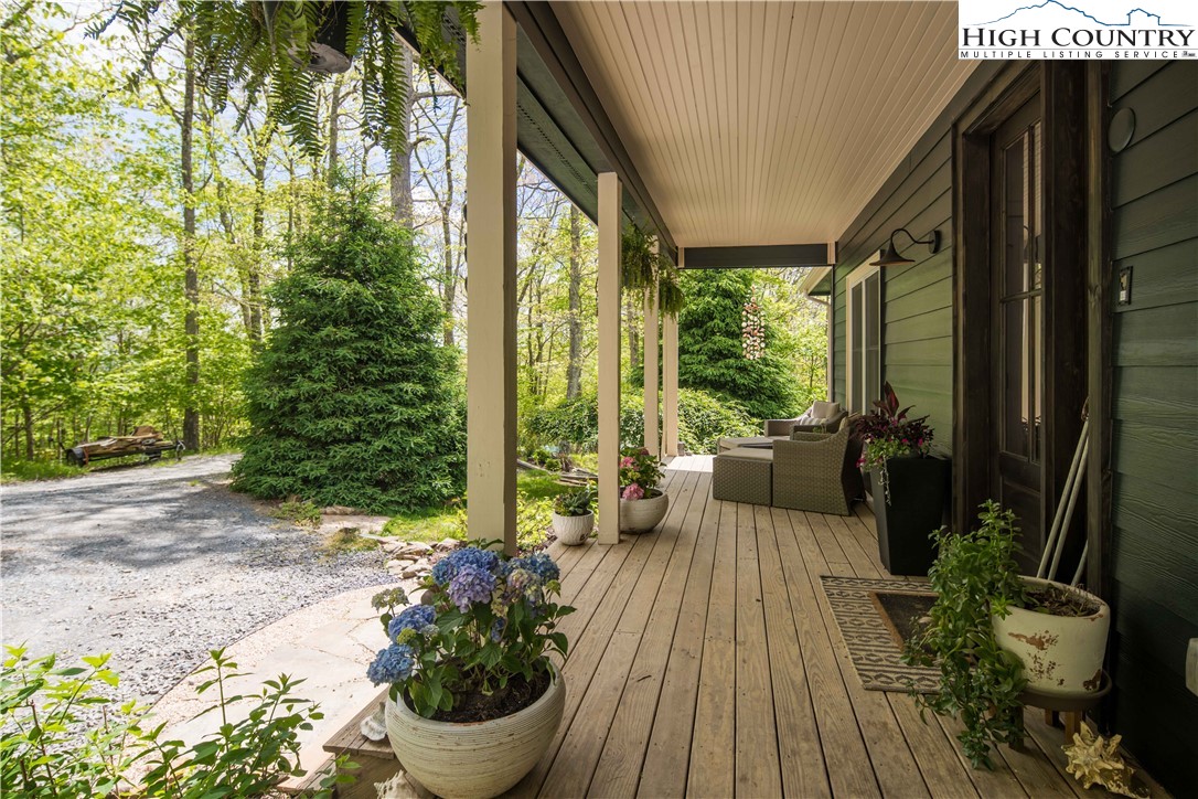 582 Sunny Chestnut Forest Boone, NC 28607 - Photo 2 of 50