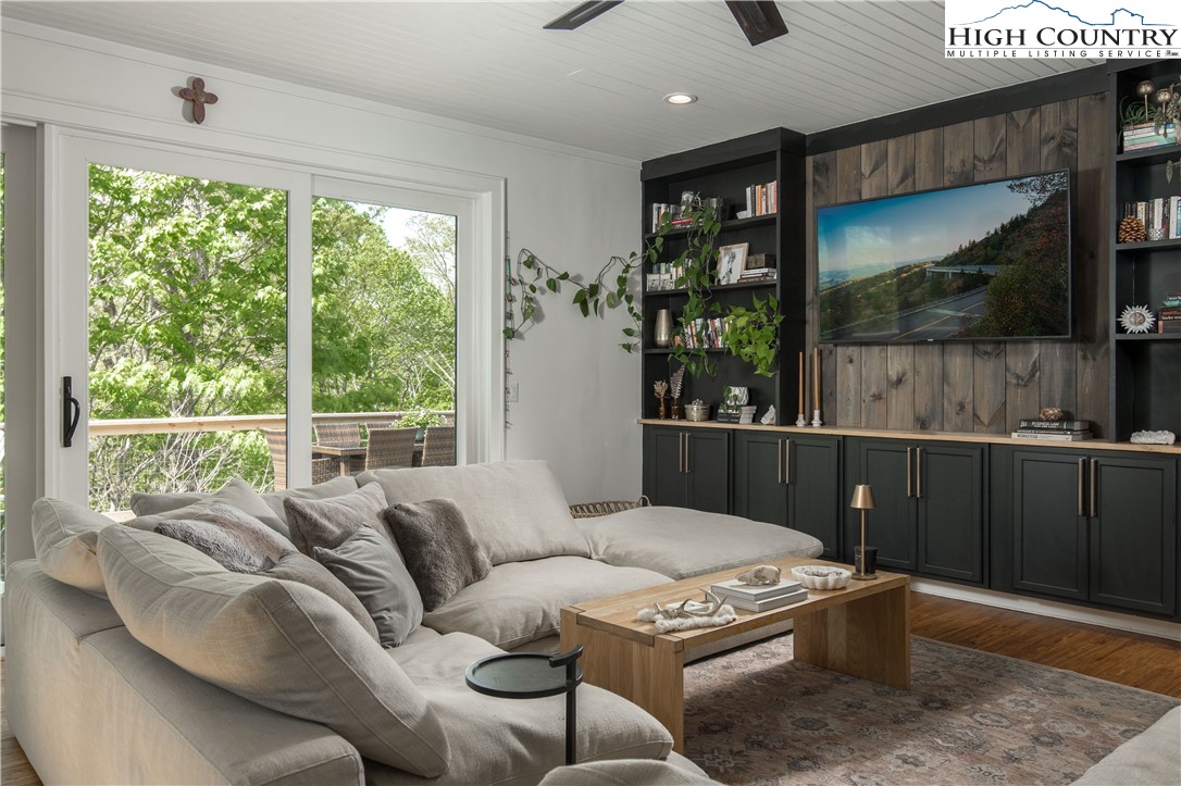 582 Sunny Chestnut Forest Boone, NC 28607 - Photo 7 of 50