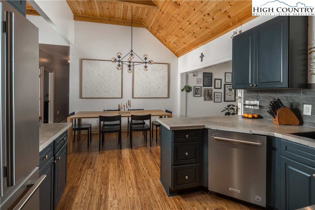 582 Sunny Chestnut Forest Boone, NC 28607 - Photo 8 of 50