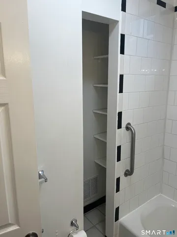 $2,000 | 84 Church Street, Unit 2, Hamden, CT 06514