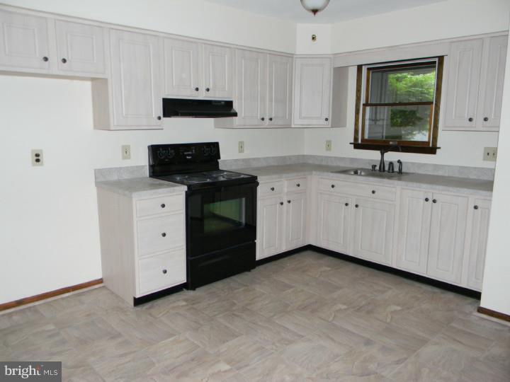550 Breakneck Road Mullica Hill, NJ 08062 - Photo 3 of 18