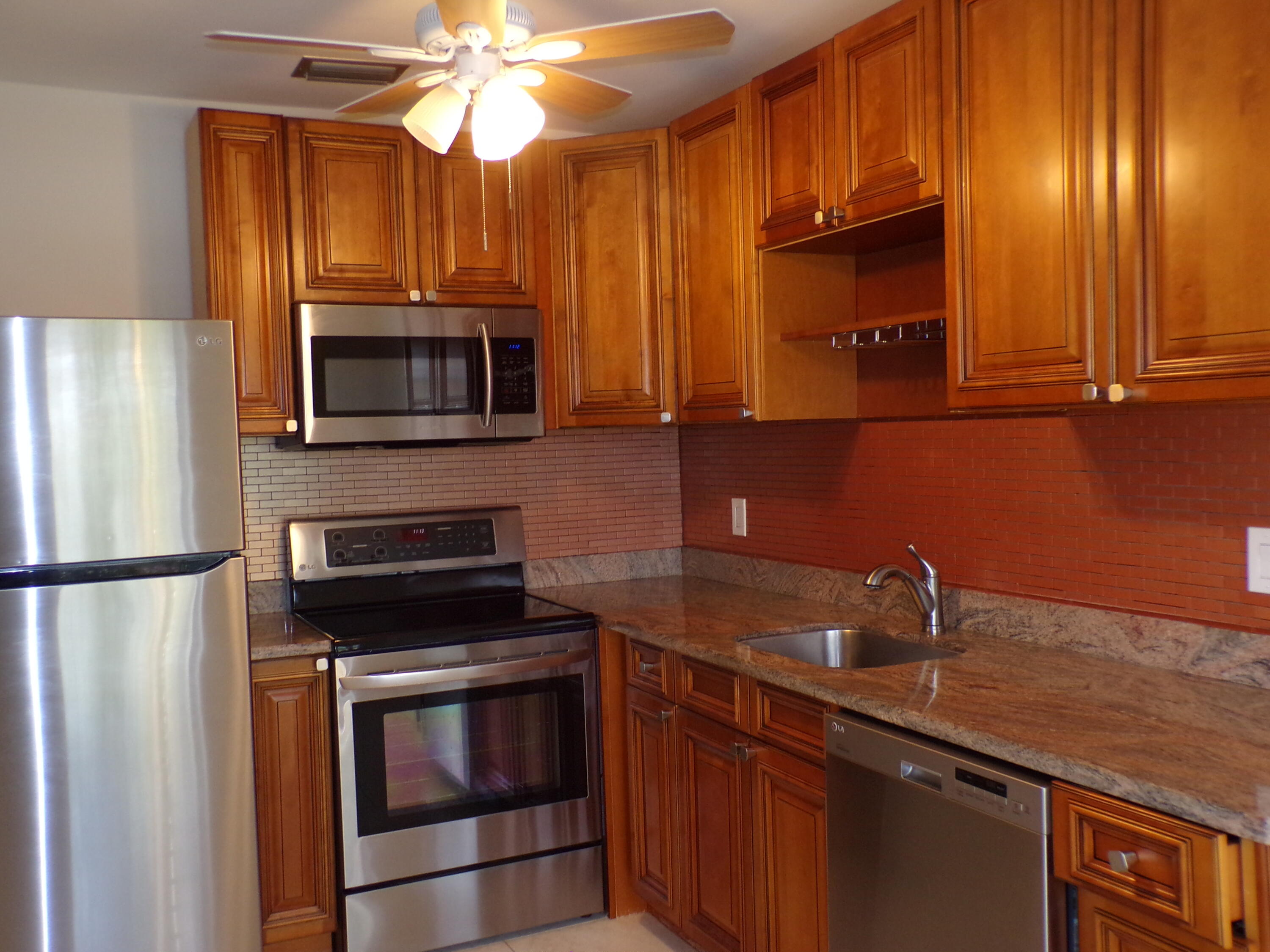 20952 Covington Drive Boca Raton, FL 33433 - Photo 5 of 36 137_1943