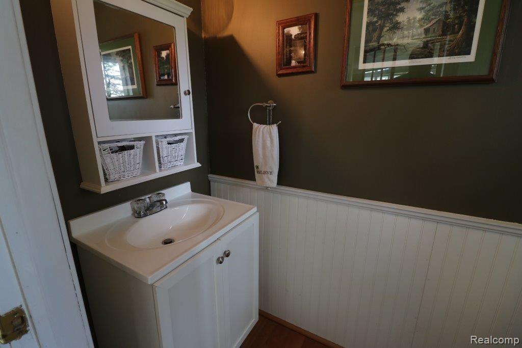 1638 Gray Road Lapeer, MI 48446 - Photo 19 of 41