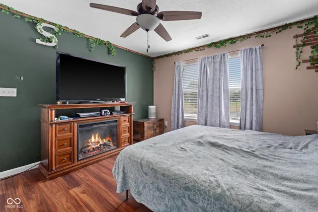 $263,280 | 2369 Orchard Creek Drive, Columbus, IN 47201