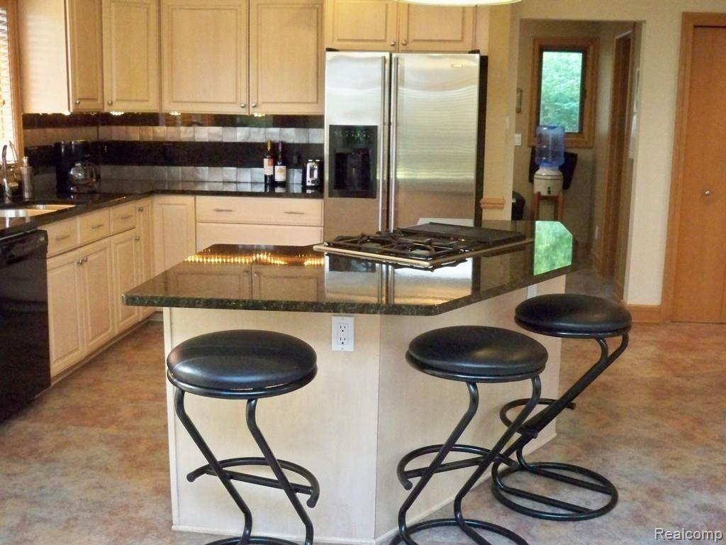 2475 Pleasant Valley Road Brighton, MI 48114 - Photo 21 of 45 19.jpg