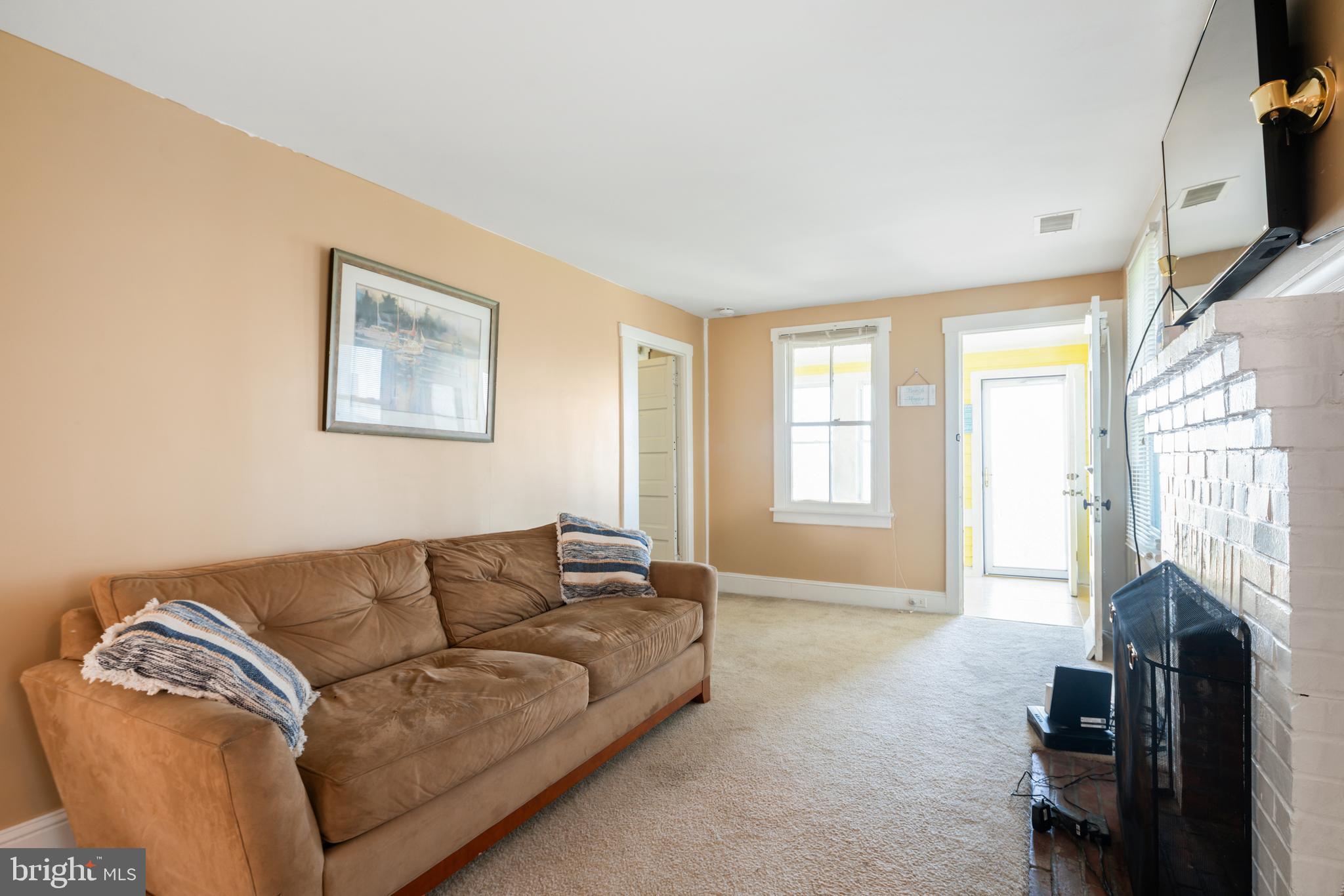19 South New Road Middletown, DE 19709 - Photo 15 of 29 Living Room