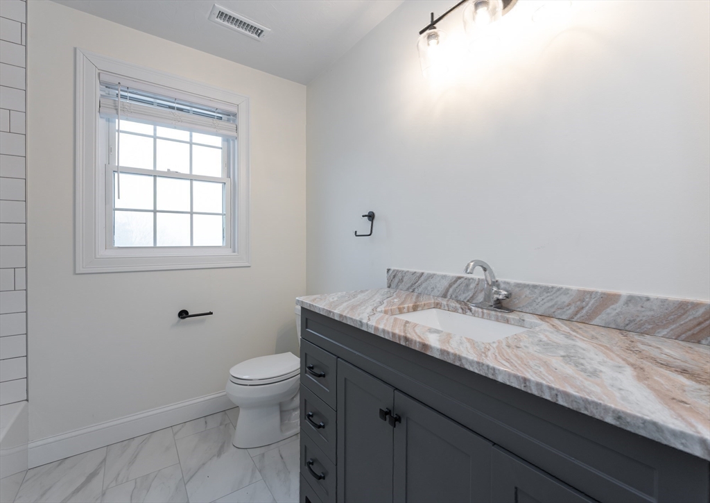 8 Vista Circle Rutland, MA 01543 - Photo 11 of 28