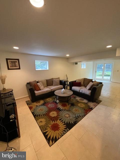 6540 Running Brook Road Manassas, VA 20112 - Photo 5 of 11 a living room with furniture