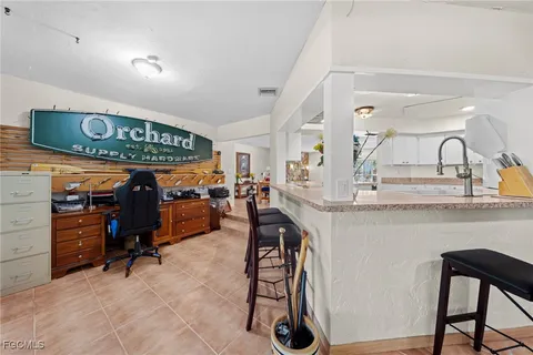 $715,000 | 813 105th Avenue North, Naples, FL 34108