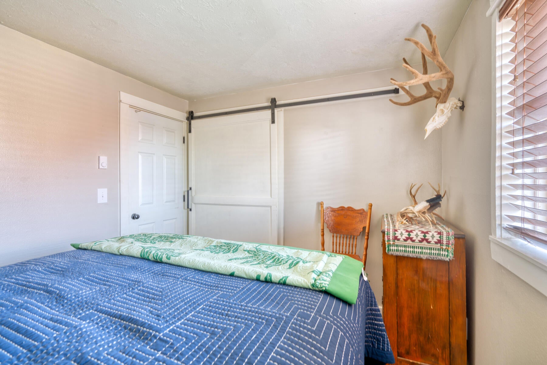 2640 Southwest Fissure Loop Redmond, OR 97756 - Photo 21 of 38 104_2640 Fissure Loop_Pro Property Photo