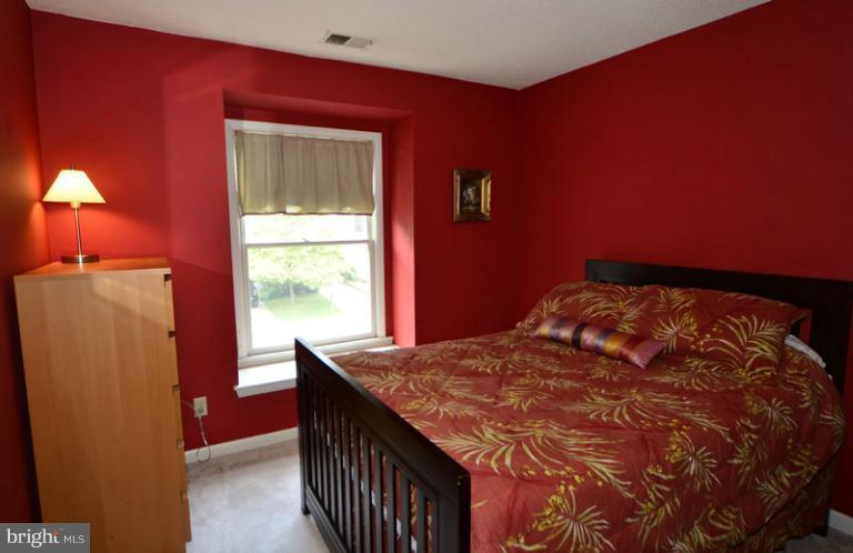1616 Oak Spring Way Reston, VA 20190 - Photo 14 of 30 Bedroom 2