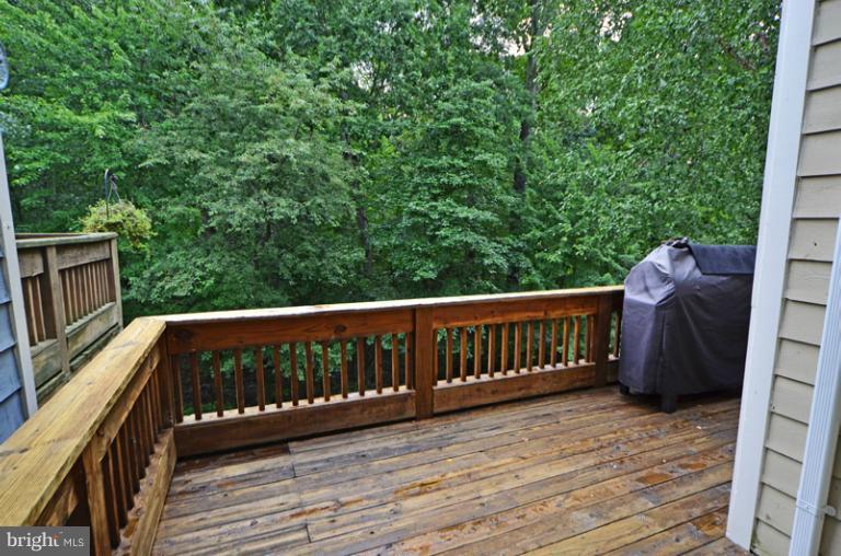 1616 Oak Spring Way Reston, VA 20190 - Photo 15 of 30 Deck