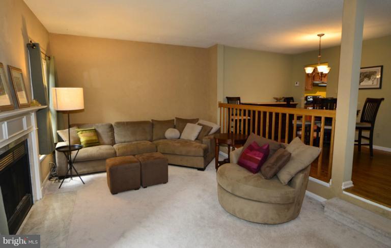 1616 Oak Spring Way Reston, VA 20190 - Photo 20 of 30 Living Room/Family Room