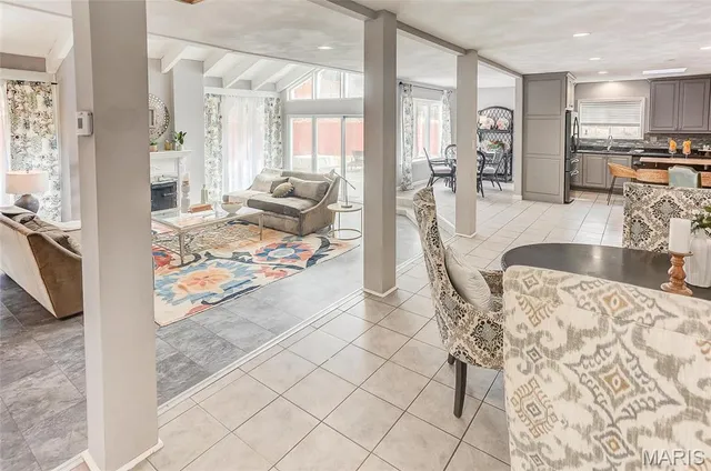 $432,000 | 121 Country Club Place, Belleville, IL 62223