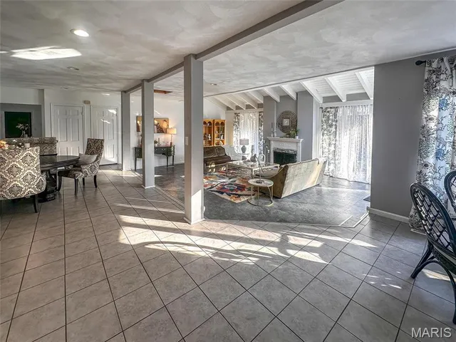 $432,000 | 121 Country Club Place, Belleville, IL 62223