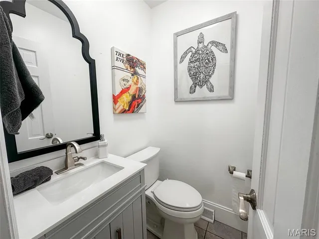 $432,000 | 121 Country Club Place, Belleville, IL 62223