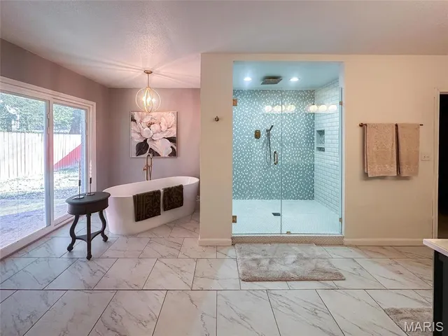 $432,000 | 121 Country Club Place, Belleville, IL 62223