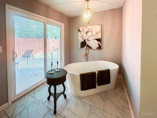 $432,000 | 121 Country Club Place, Belleville, IL 62223