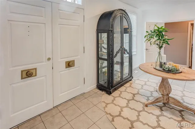 $432,000 | 121 Country Club Place, Belleville, IL 62223