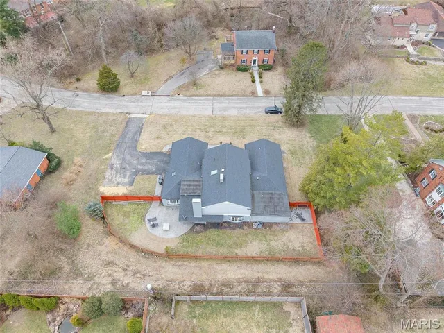 $432,000 | 121 Country Club Place, Belleville, IL 62223