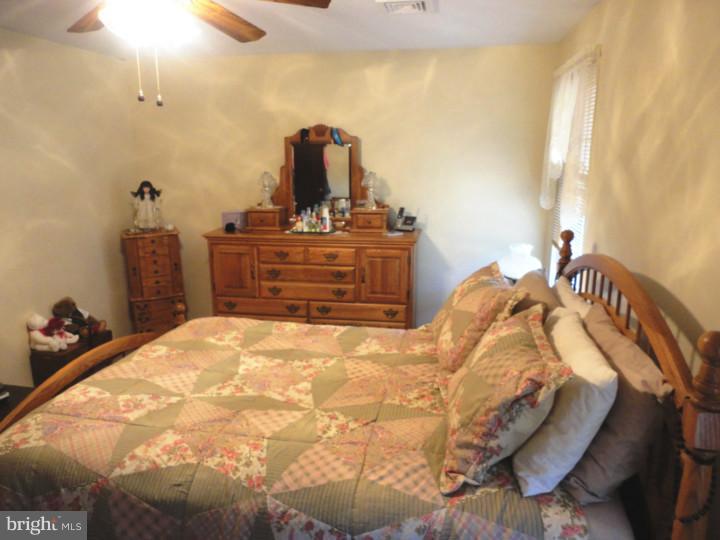 15 Old Farm Road Sicklerville, NJ 08081 - Photo 14 of 25 Master Bedroom
