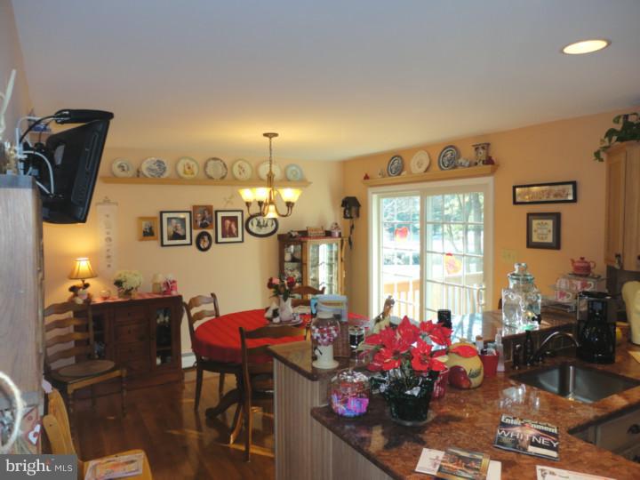 15 Old Farm Road Sicklerville, NJ 08081 - Photo 7 of 25 Dining Room