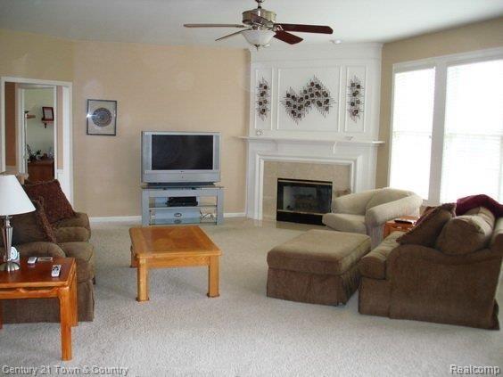 332 Bedlington Drive Rochester, MI 48307 - Photo 11 of 23 Family Room