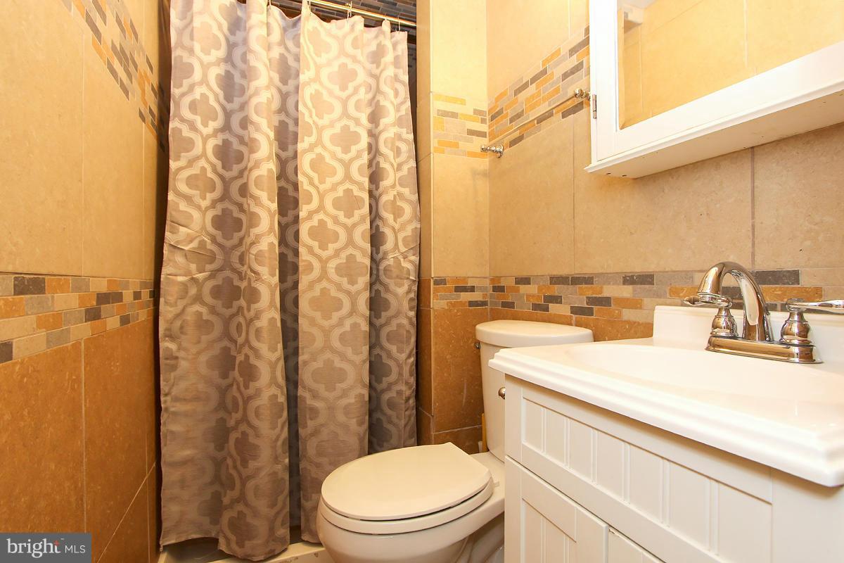 1158 4th Street Northeast Washington, DC 20002 - Photo 17 of 20 Bath