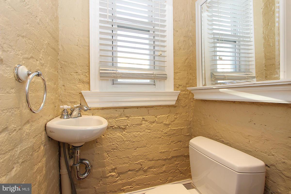 1158 4th Street Northeast Washington, DC 20002 - Photo 9 of 20 Bath