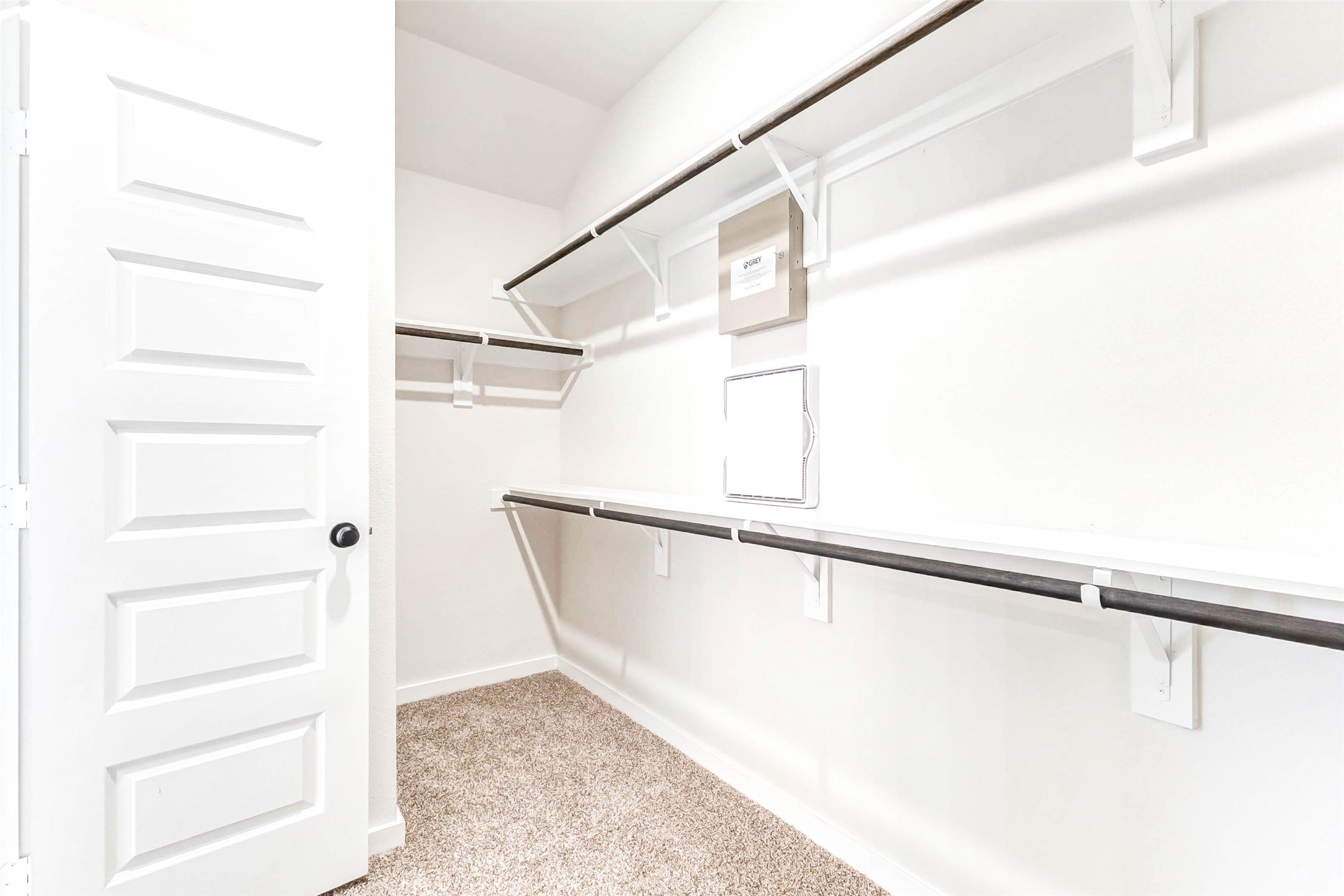 6422 Pomona Court Rosharon, TX 77583 - Photo 15 of 24 a view of walk in closet