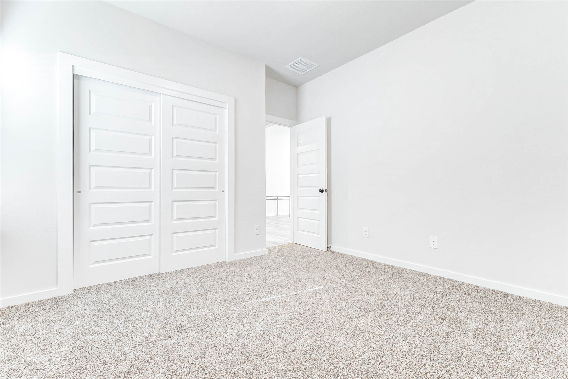 6422 Pomona Court Rosharon, TX 77583 - Photo 16 of 24 an empty room with closet