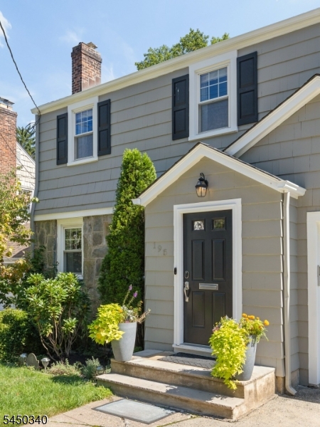 195 Stonehouse Road Bloomfield, NJ 07028 - Photo 2 of 40 Gallery Image 2