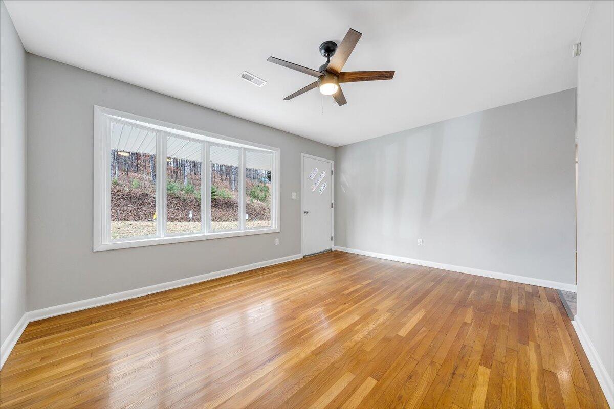 1865 Dewey Road Montvale, VA 24122 - Photo 5 of 32 04-MIB08835