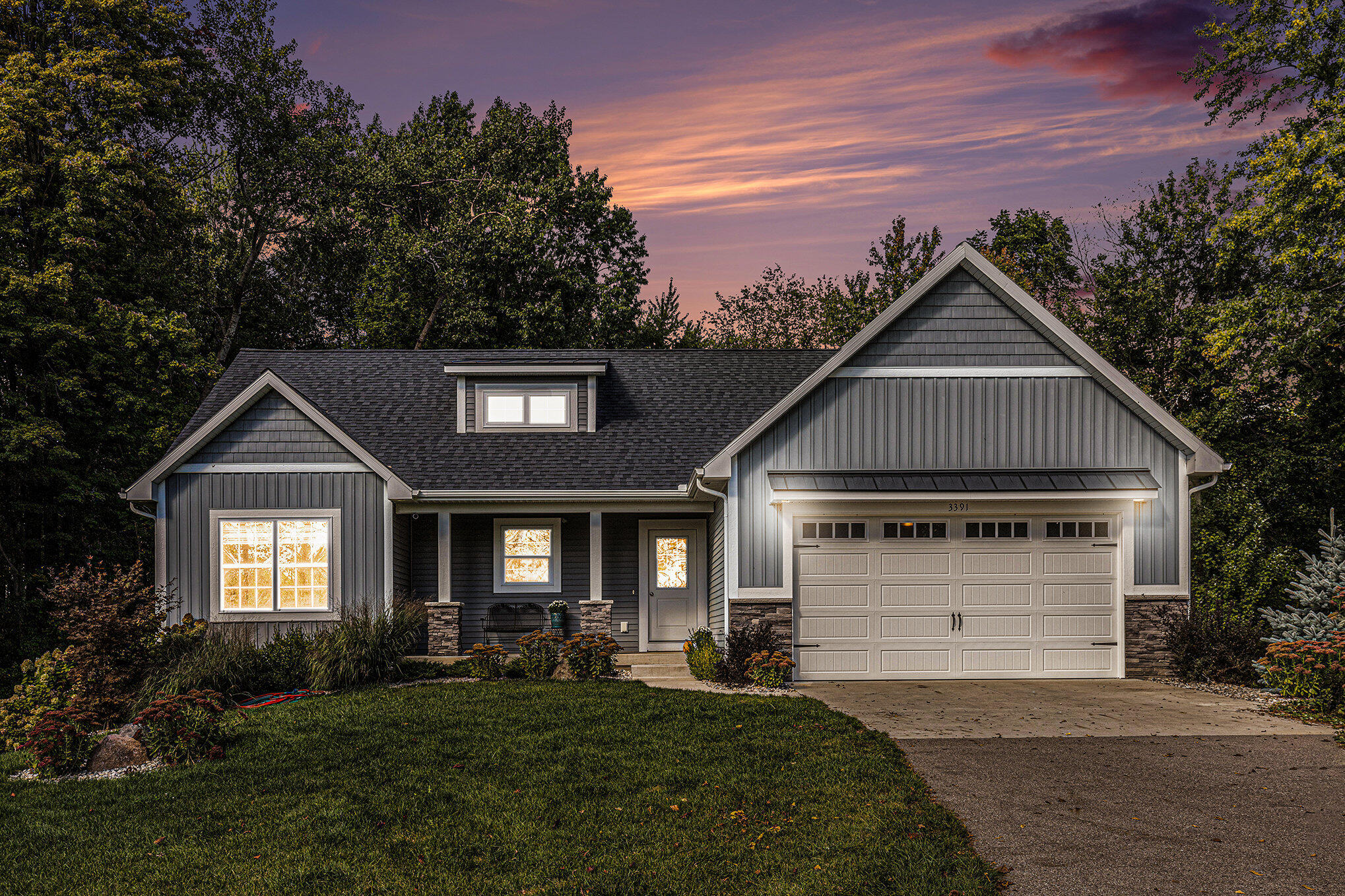 3391 O'Brien Road Southwest Grand Rapids, MI 49534 - Photo 2 of 30 001_houseman_43_-twilight