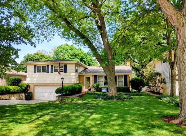 $615,000 | 311 North Beverly Lane, Arlington Heights, IL 60004