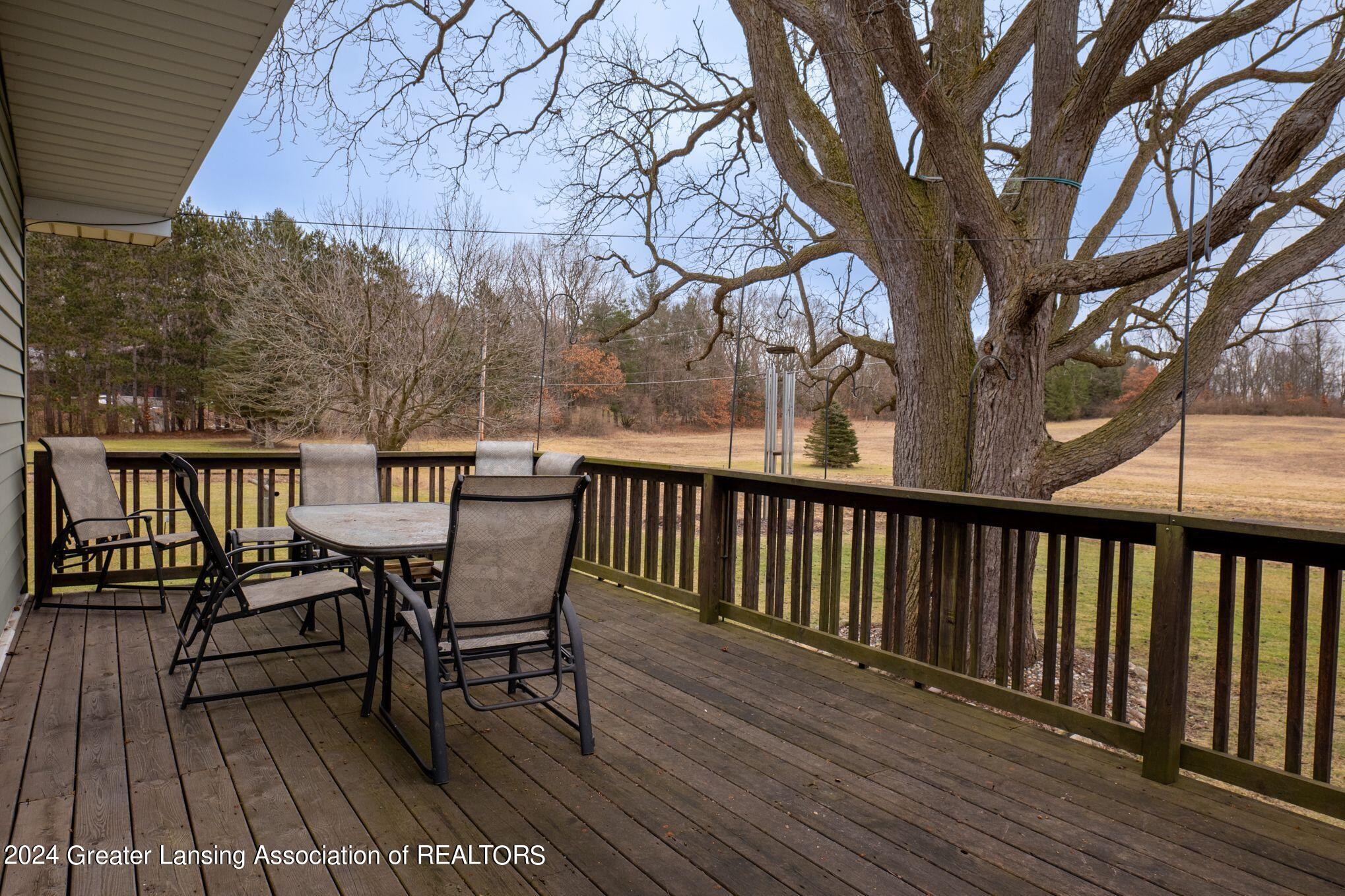1211 West Dansville Road Mason, MI 48854 - Photo 22 of 33 Deck