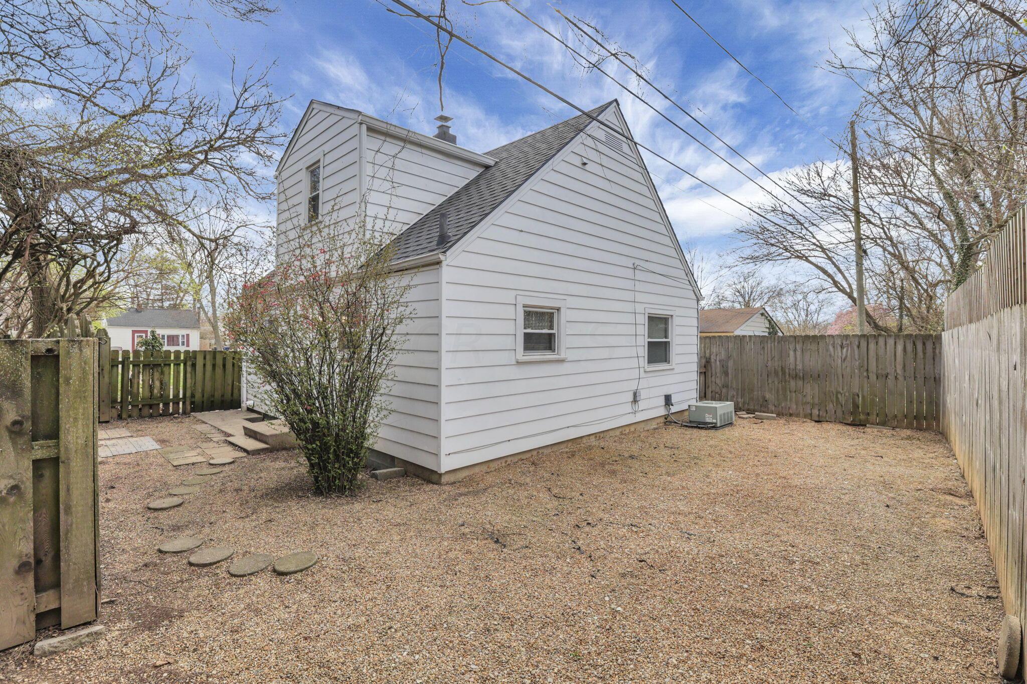 626 Chase Road Columbus, OH 43214 - Photo 42 of 48 52-web-or-mls-011A1384