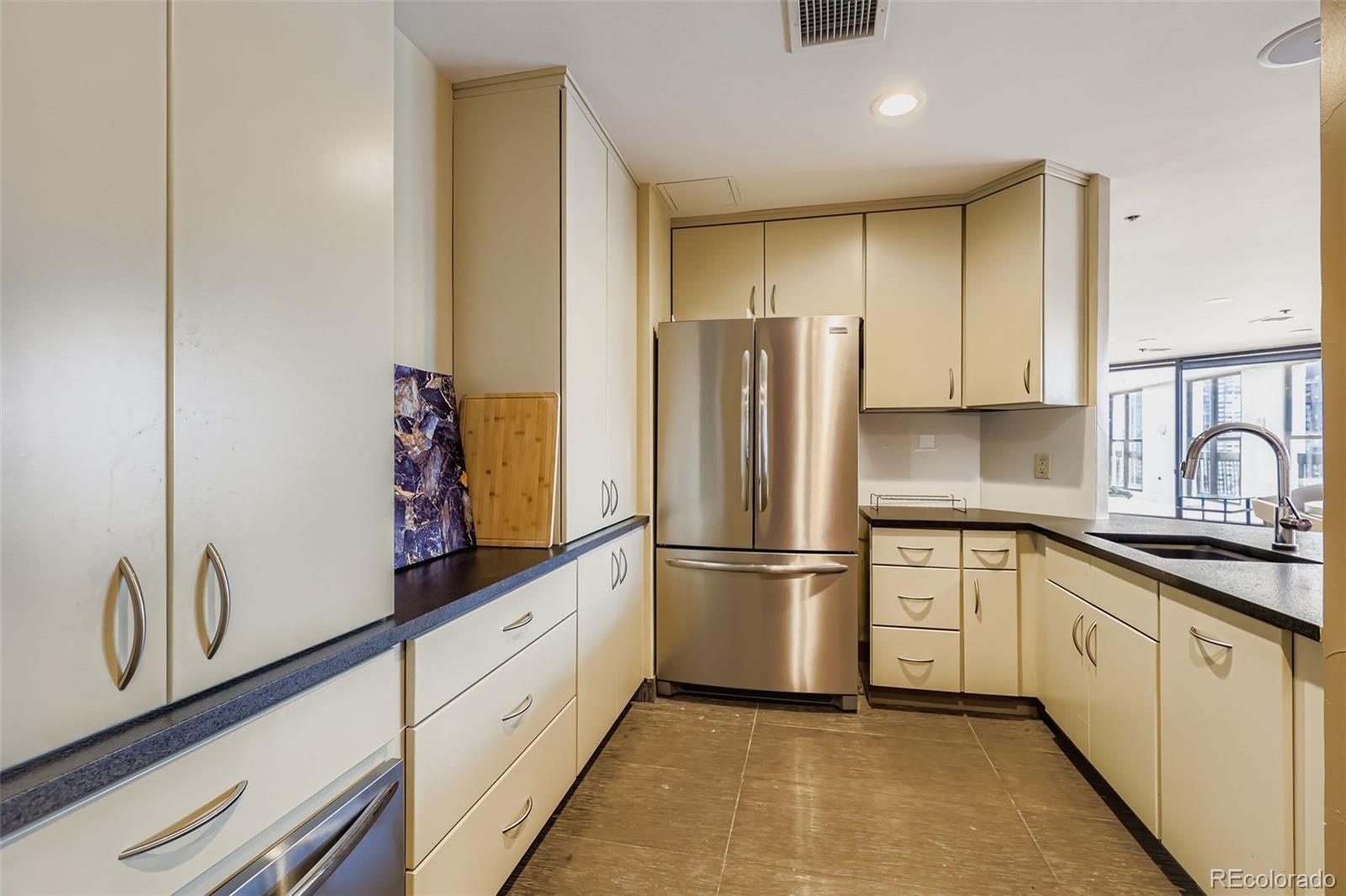 1625 Larimer Street, Unit 1908 Denver, CO 80202 - Photo 23 of 37