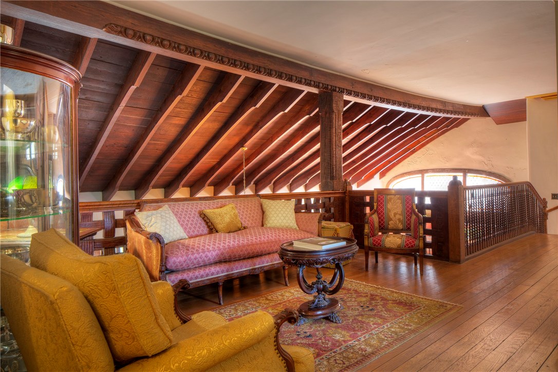 97 Ruggles Avenue Newport, RI 02840 - Photo 12 of 49