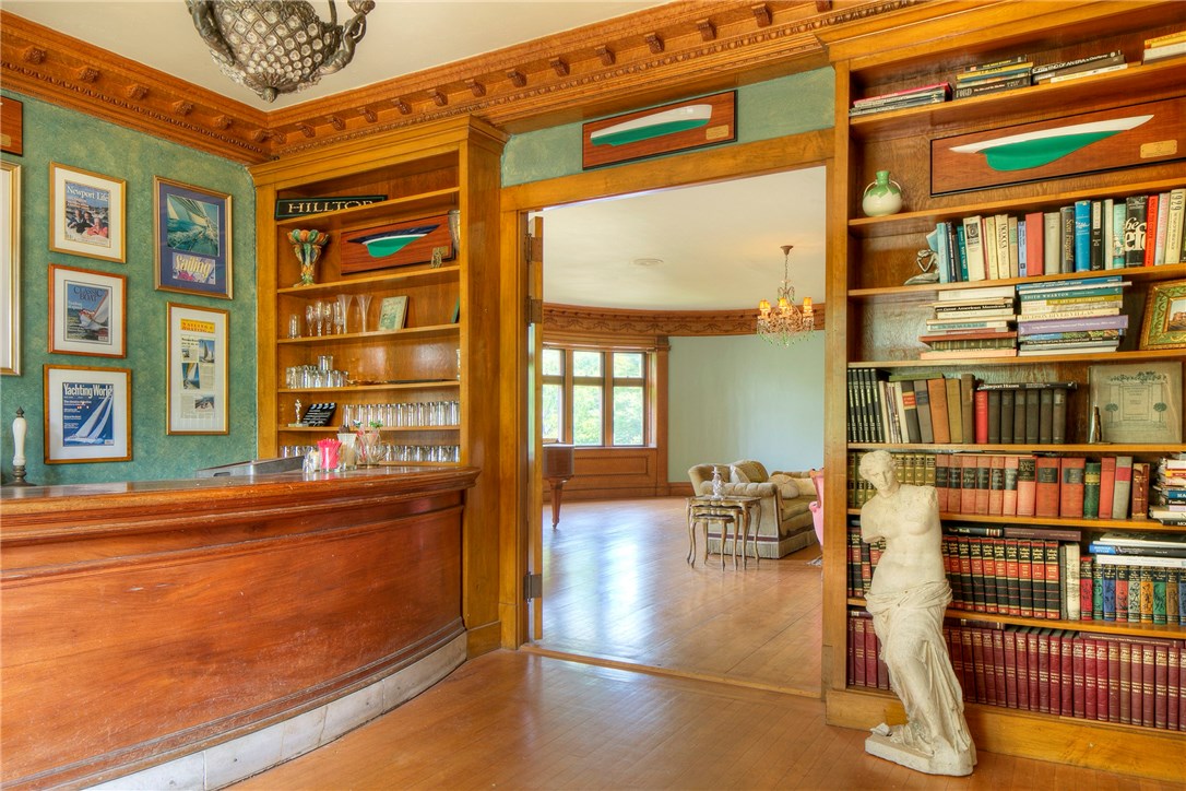 97 Ruggles Avenue Newport, RI 02840 - Photo 17 of 49