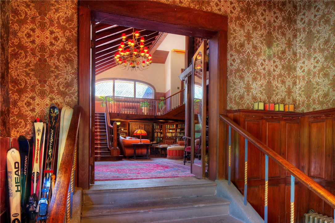 97 Ruggles Avenue Newport, RI 02840 - Photo 19 of 49