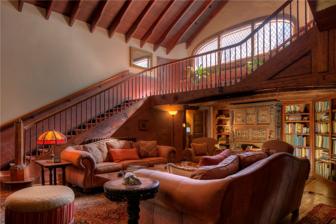 97 Ruggles Avenue Newport, RI 02840 - Photo 6 of 49