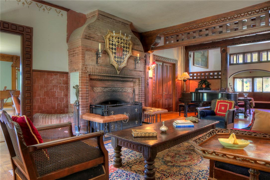 97 Ruggles Avenue Newport, RI 02840 - Photo 8 of 49