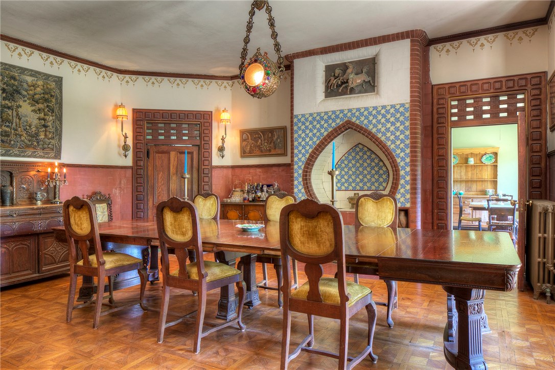 97 Ruggles Avenue Newport, RI 02840 - Photo 10 of 49