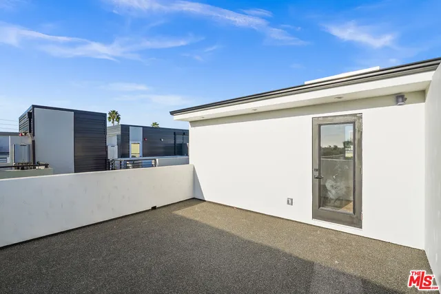 a view of an outdoor space